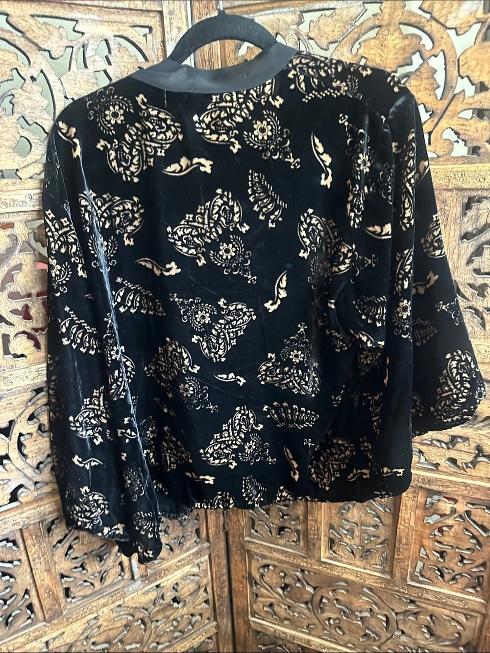 Band of Gypsies Black Velvet Open Kimono with Nude Floral Paisley Burnout Size L